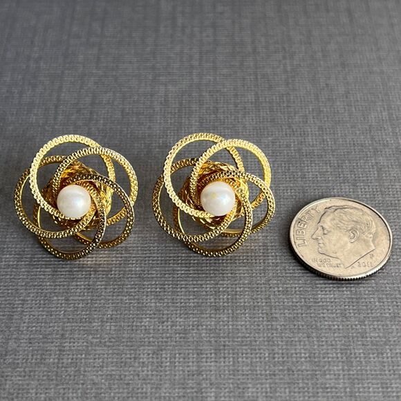 Vintage Imitation Pearl Knot Earrings Gold Tone Textured Flower Open Rings 7/8" - Picture 2 of 6